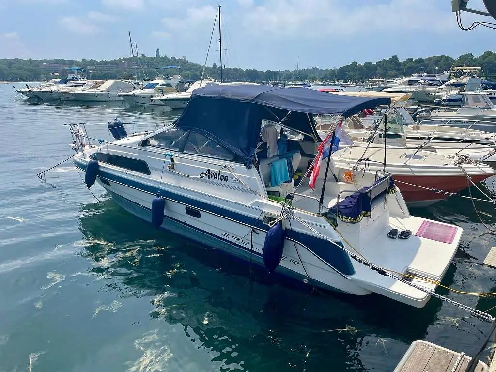 Bayliner 2655 Sunbridge at Istra Nautika